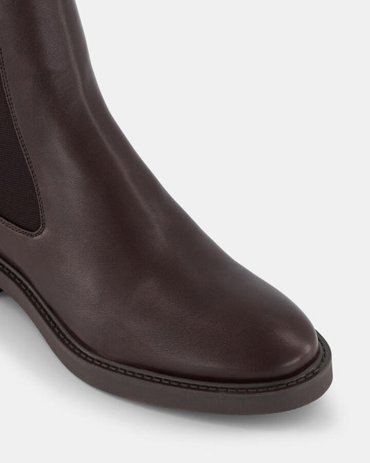Image of Others. Productname: Becca: Chestnut in Chestnut colour by brand - Novo
