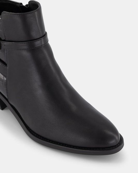 Image of Others. Productname: Bells: Black in Black colour by brand - Novo
