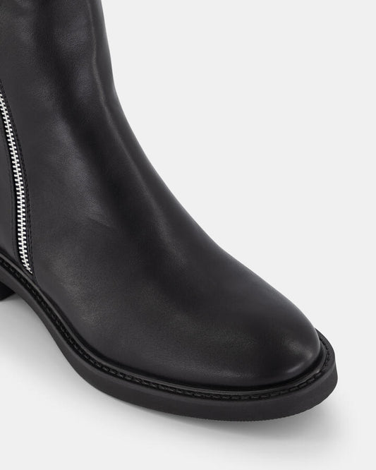 Image of Others. Productname: Bennett: Black in Black colour by brand - Novo