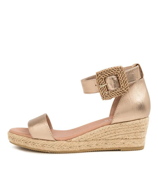 Image of Shoes. Productname: Sprung Champagne Leather in Champagne-Natural colour by brand - MIDAS