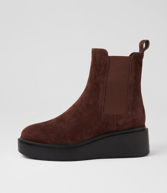 Image of Boots. Productname: Sam Choc Suede Chelsea Boots in Choc colour by brand - MOLLINI