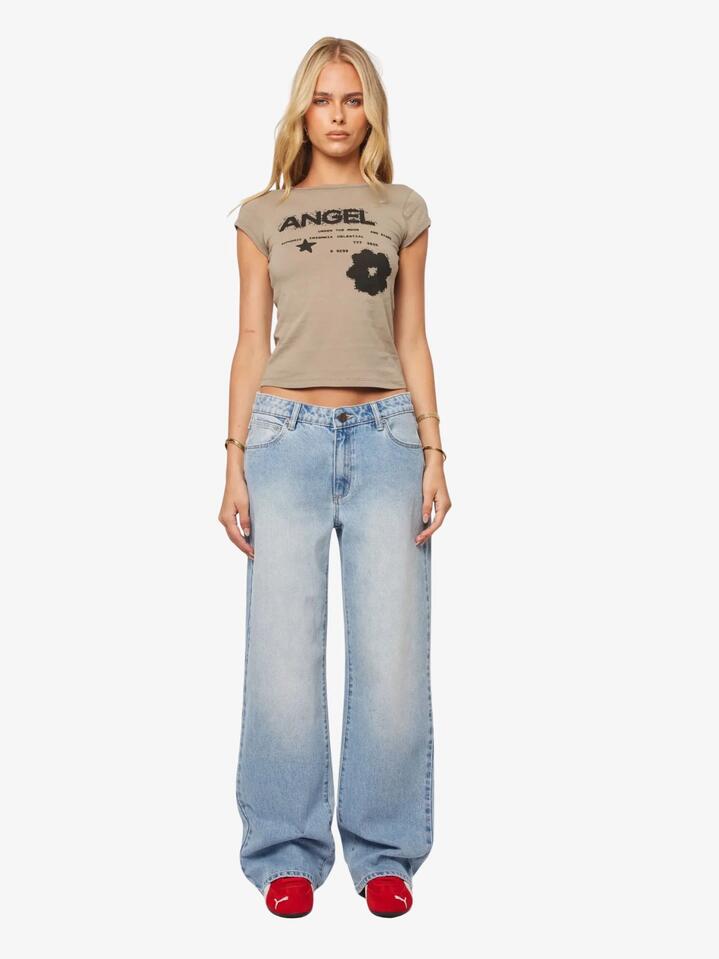 Image of Jeans. Productname: Abrand 99 Low Baggy Jeans in Kaia Worn colour by brand - Abrand