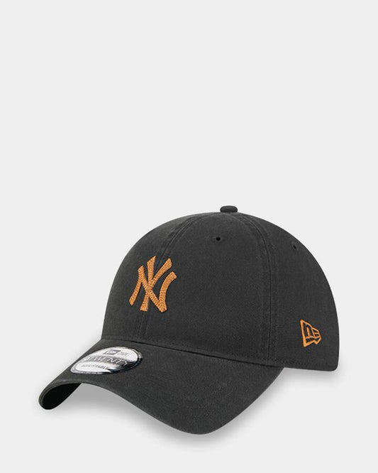 Image of Hats. Product name - New Era 9Twenty New York Yankees Cap Black in Black colour by brand - New Era