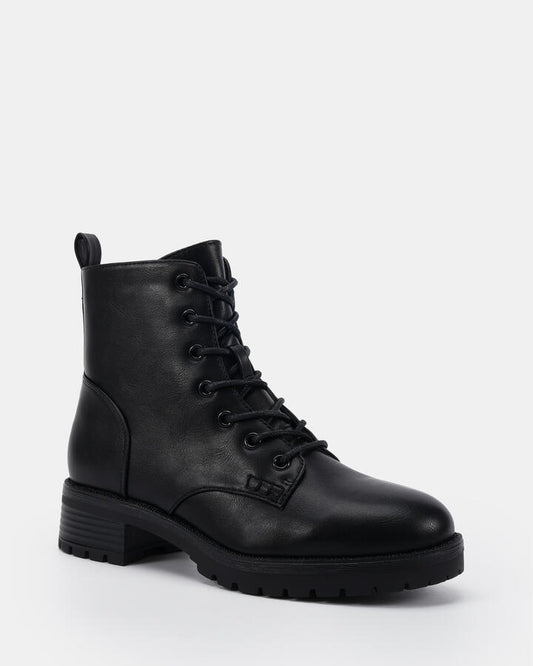 Image of Boots. Productname: Darrell: Black - Women's Boot Low-mid Heel in Black colour by brand - Novo