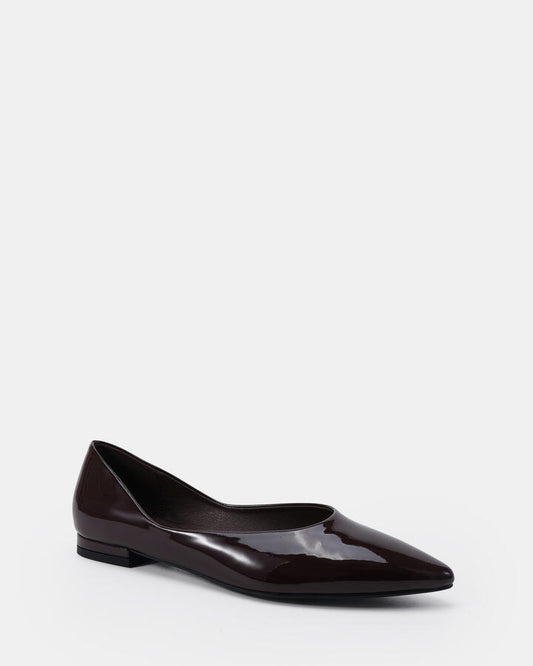 Image of Flats. Productname: Clever: Espresso Patent - Women's Casual Flat Closed in Espresso Patent colour by brand - Novo