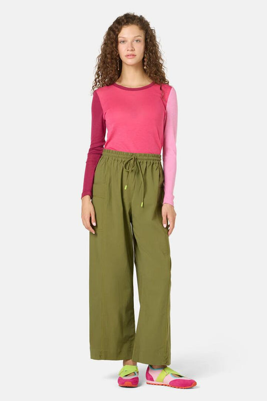Image of a model wearing Pants. Productname: Cargo Crinkle Hybrid Pant in Khaki colour by brand - Gorman