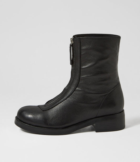Image of Boots. Productname: Cures Black Leather Ankle Boots in Black colour by brand - MOLLINI