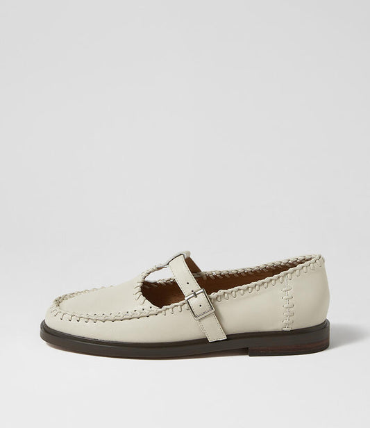 Image of Shoes. Productname: Glossed Cream Leather Flat Shoes in Cream colour by brand - MOLLINI