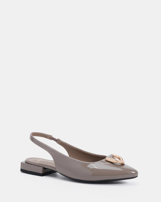 Image of Flats. Productname: Chilly: Dove Patent - Women's Casual Flat Closed in Dove Patent colour by brand - Novo