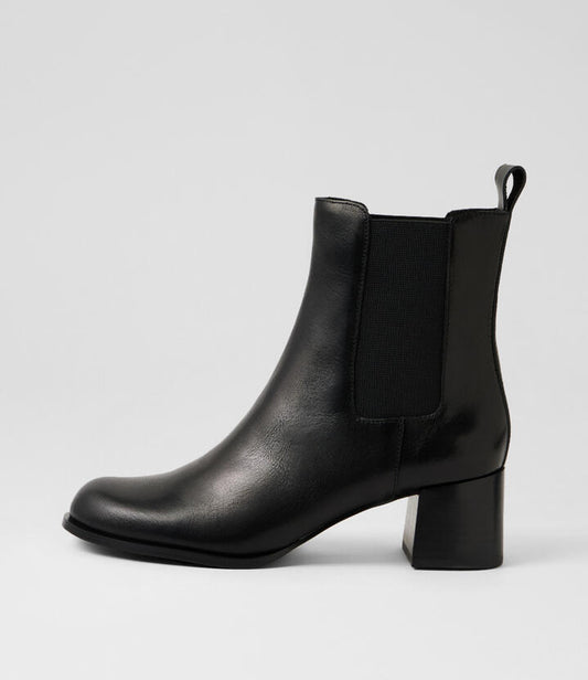 Image of Boots. Productname: Leiven Black Leather Chelsea Boots in Black colour by brand - MOLLINI