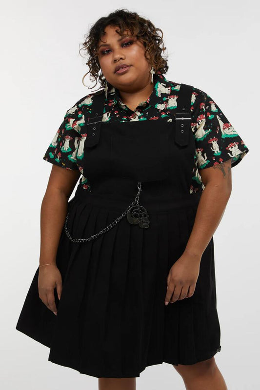 Image of Charms. Productname: Curve Pleat Pinny Skull Charm in Black colour by brand - Dangerfield
