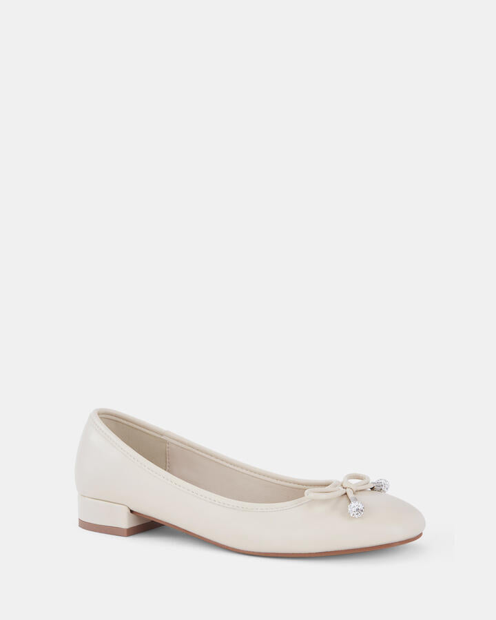 Image of Flats. Product name - Chioggia Cream Vegan Flats in Neutral colour by brand - Novo