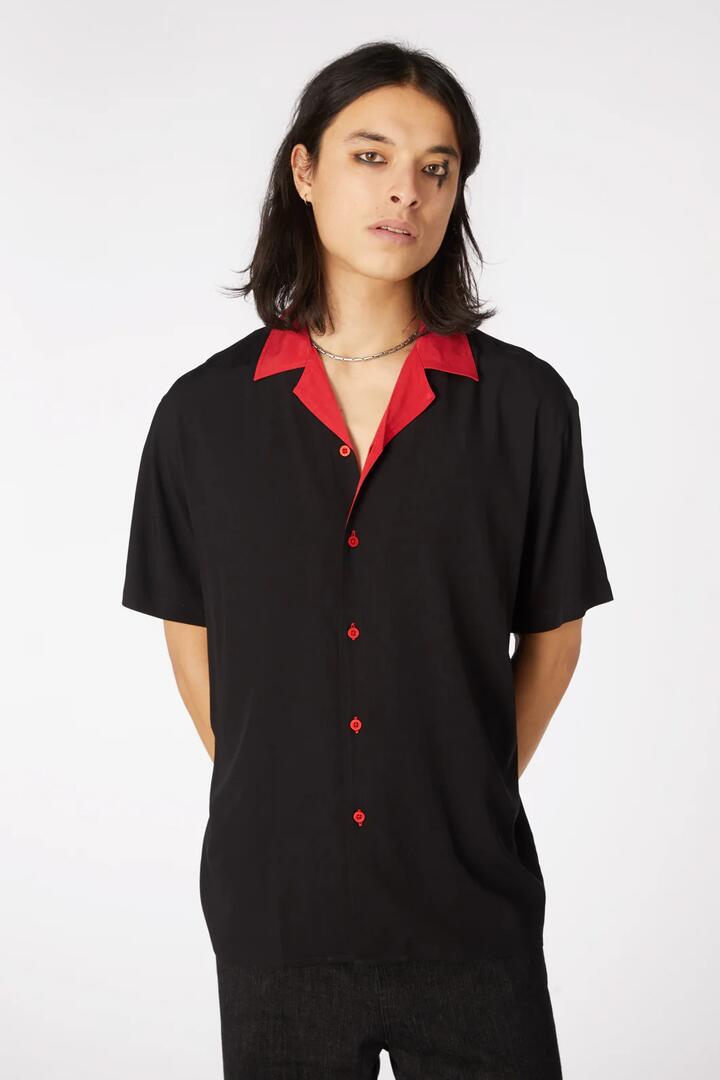 Image of a model wearing Tops. Productname: Contrast Collar Short Sleeve Shirt in Black colour by brand - Black Friday