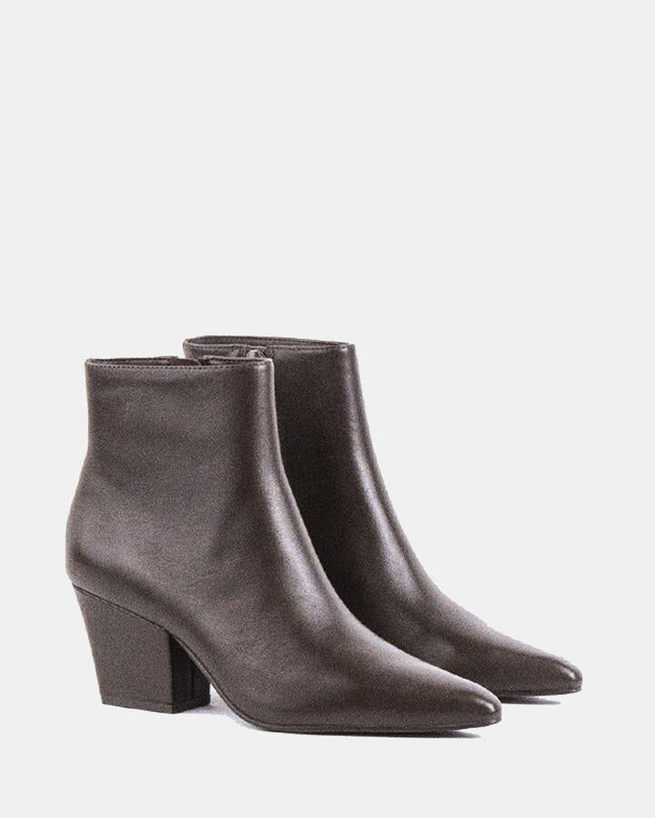 Image of Boots. Product name - Li-maisie Brown Leather in Brown Leather colour by brand - Novo