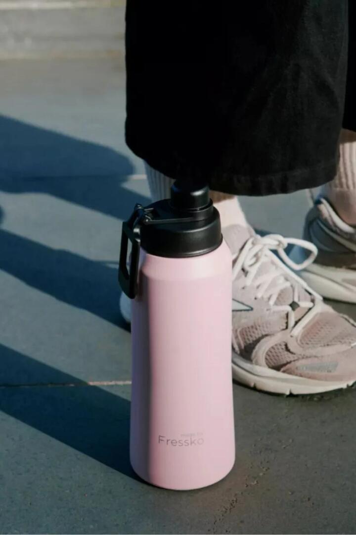 Image of Water Bottles. Product name - Core SS Floss 1Ltr Drink Bottle in colour by brand - Fressko