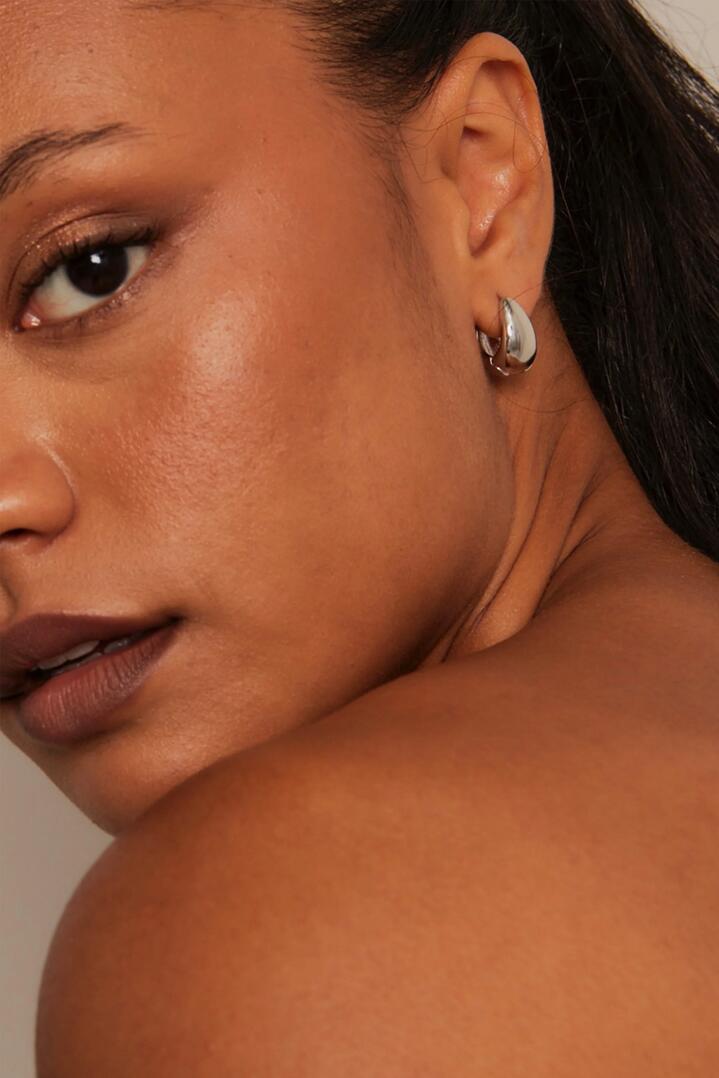 Image of Jewelry. Product name - Chunky Oval Rhodium Earrings in colour by brand - Humble + Heart