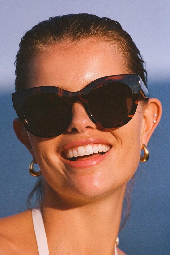 Image of Sunglasses. Product name - Air Heart Cat Eye Tort Smoke Lens Sunglasses in colour by brand - Le Specs