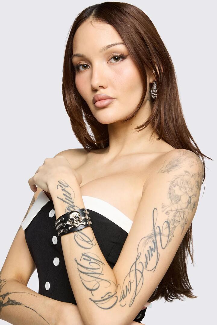Image of Jewelry. Product name - Chain & Skull Cuff in Black colour by brand - Black Friday
