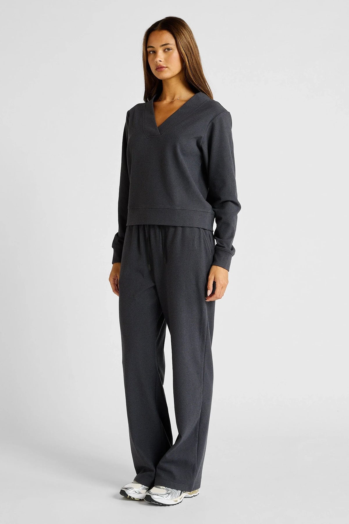 Micro-Rib V-Neck Cropped Sweater (Charcoal)