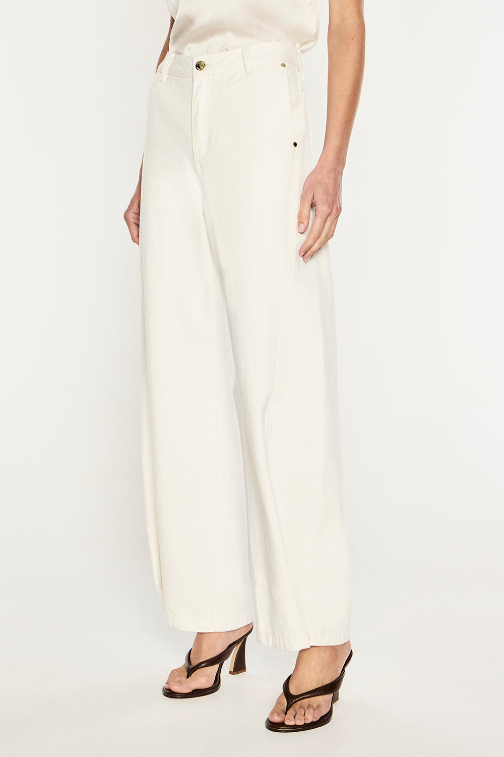 Clean Slate Barrel Jean (Off White)