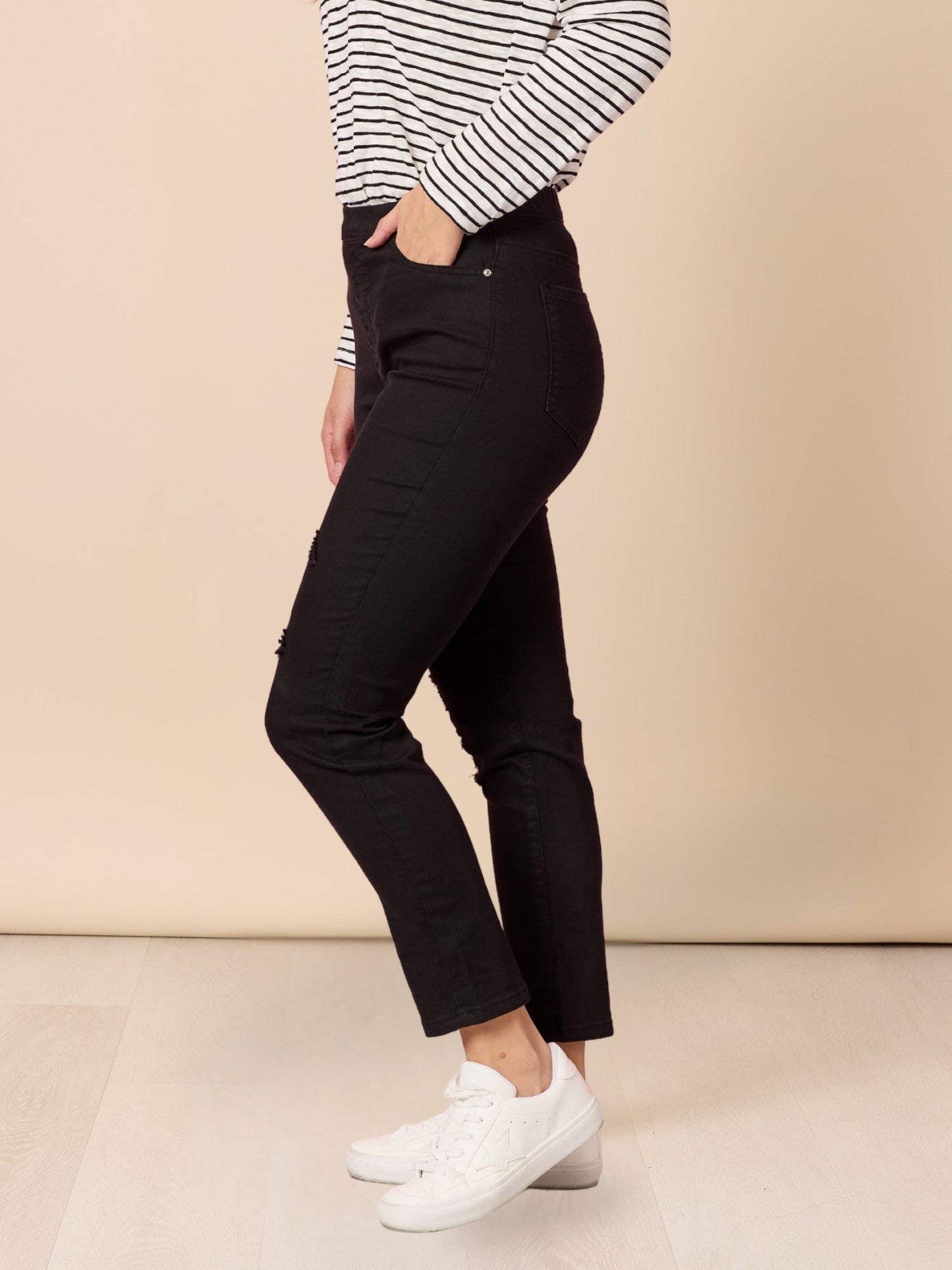 Threadz LA Stretch Pull On Jean (Black)