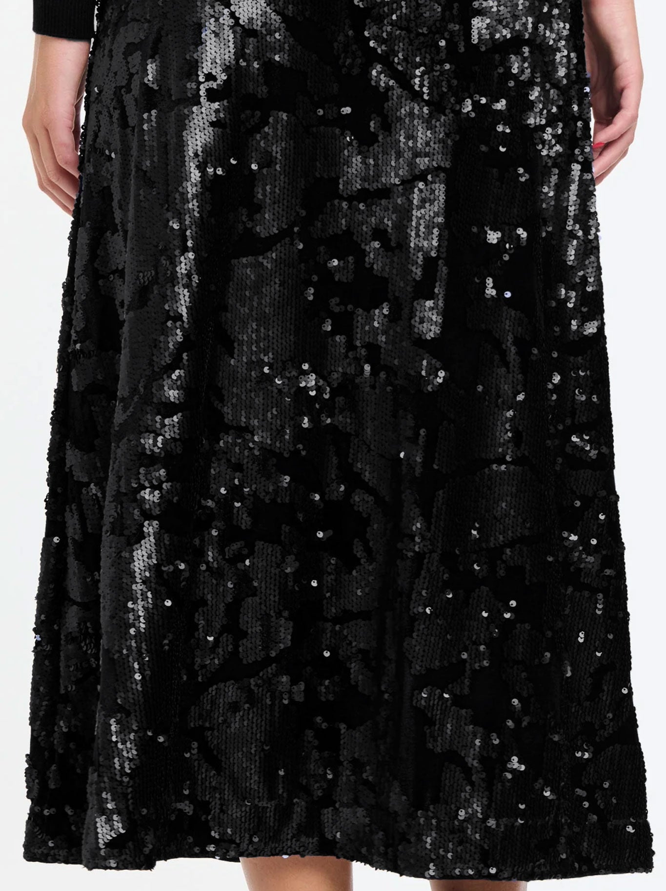 365 DAYS SEQUINS SKIRT (Black)
