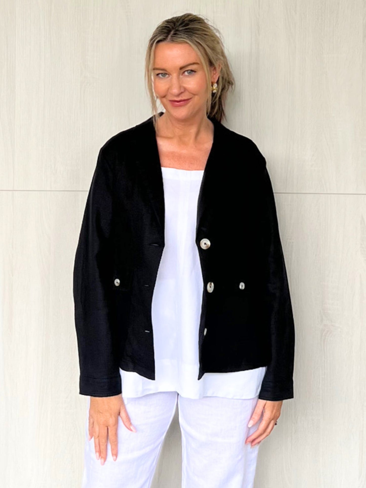 Gordon Smith Danielle Cropped Linen Blazer (Black)