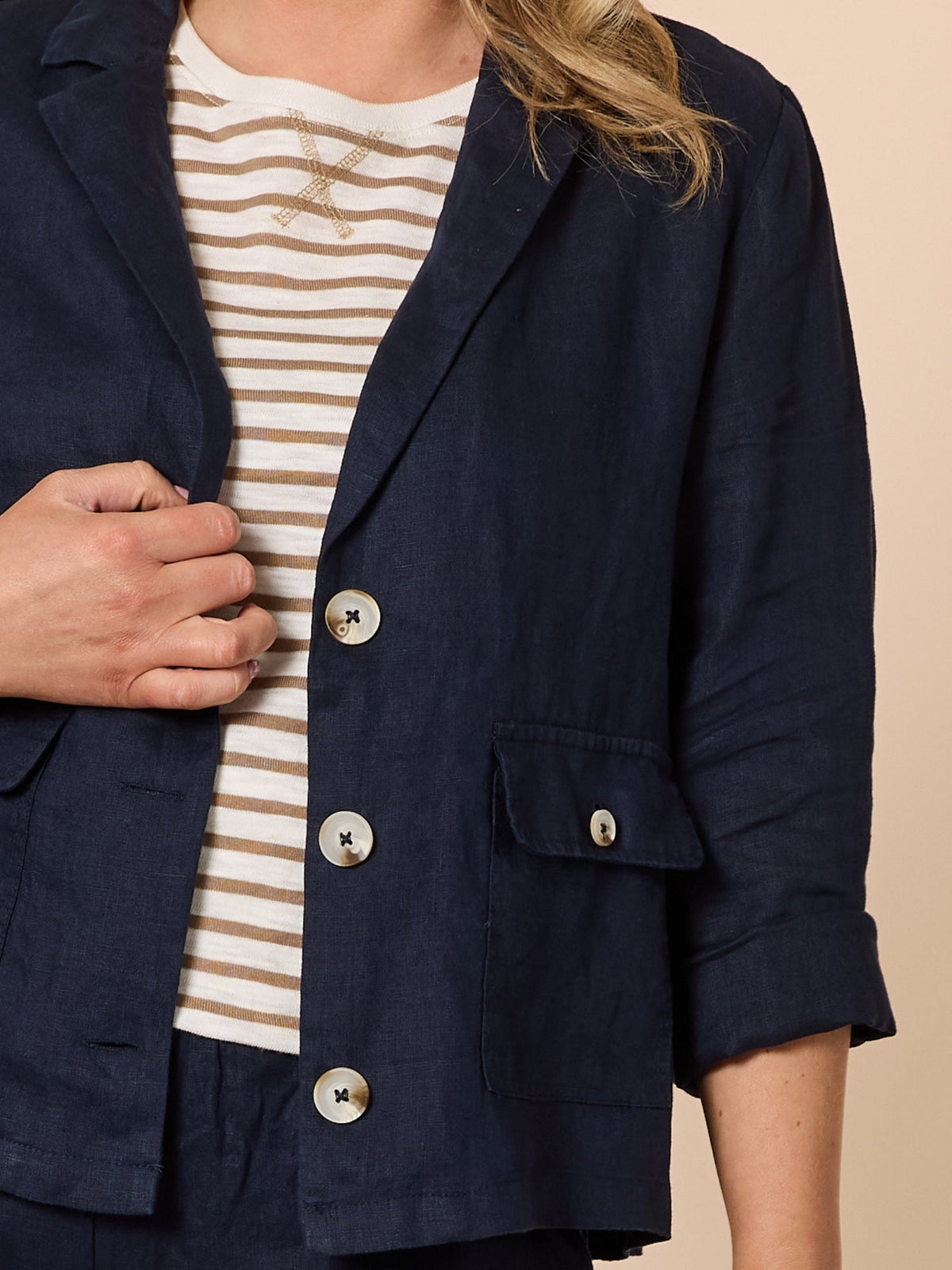 Gordon Smith Danielle Cropped Linen Blazer (Navy)