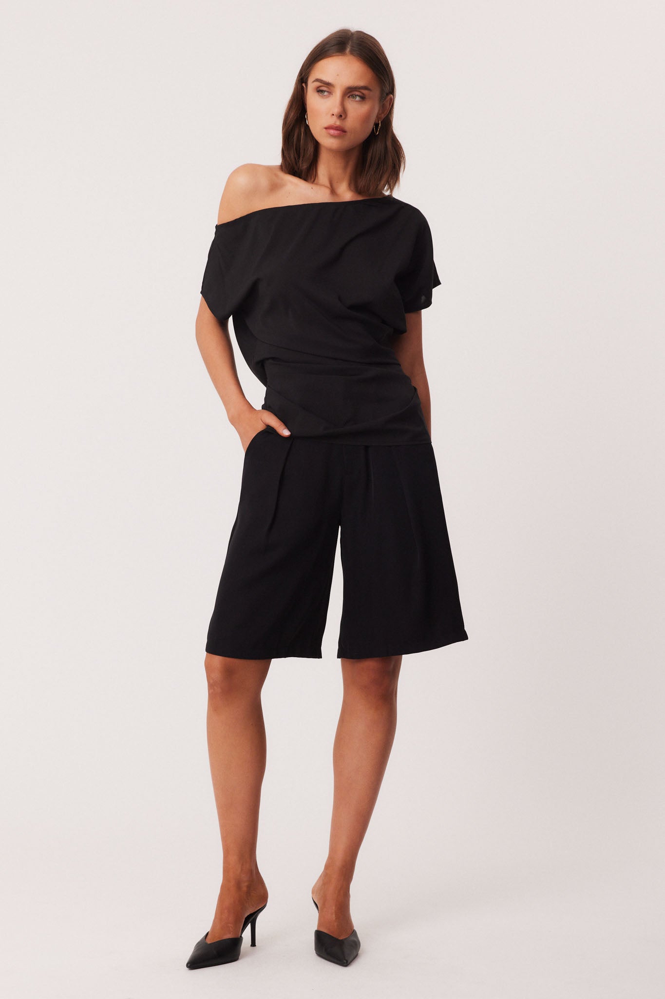 SNDYS NOAH TOP (Black)