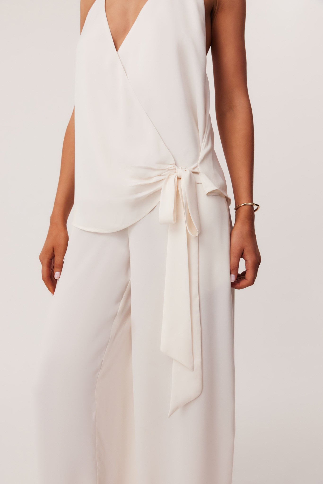 SNDYS ROSEWOOD HALTER TOP (Off White)