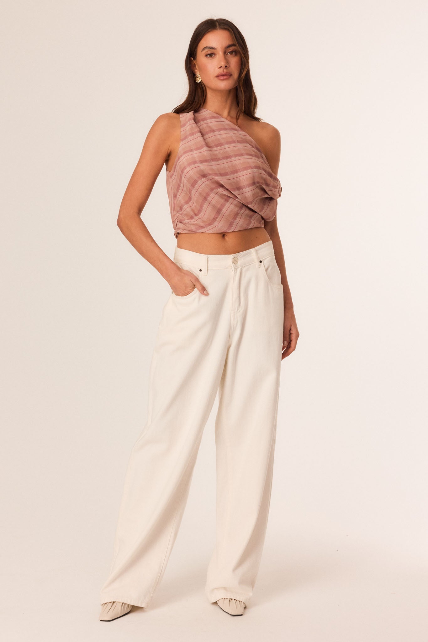 SNDYS TAI OFF SHOULDER TOP (Mocha Plaid)