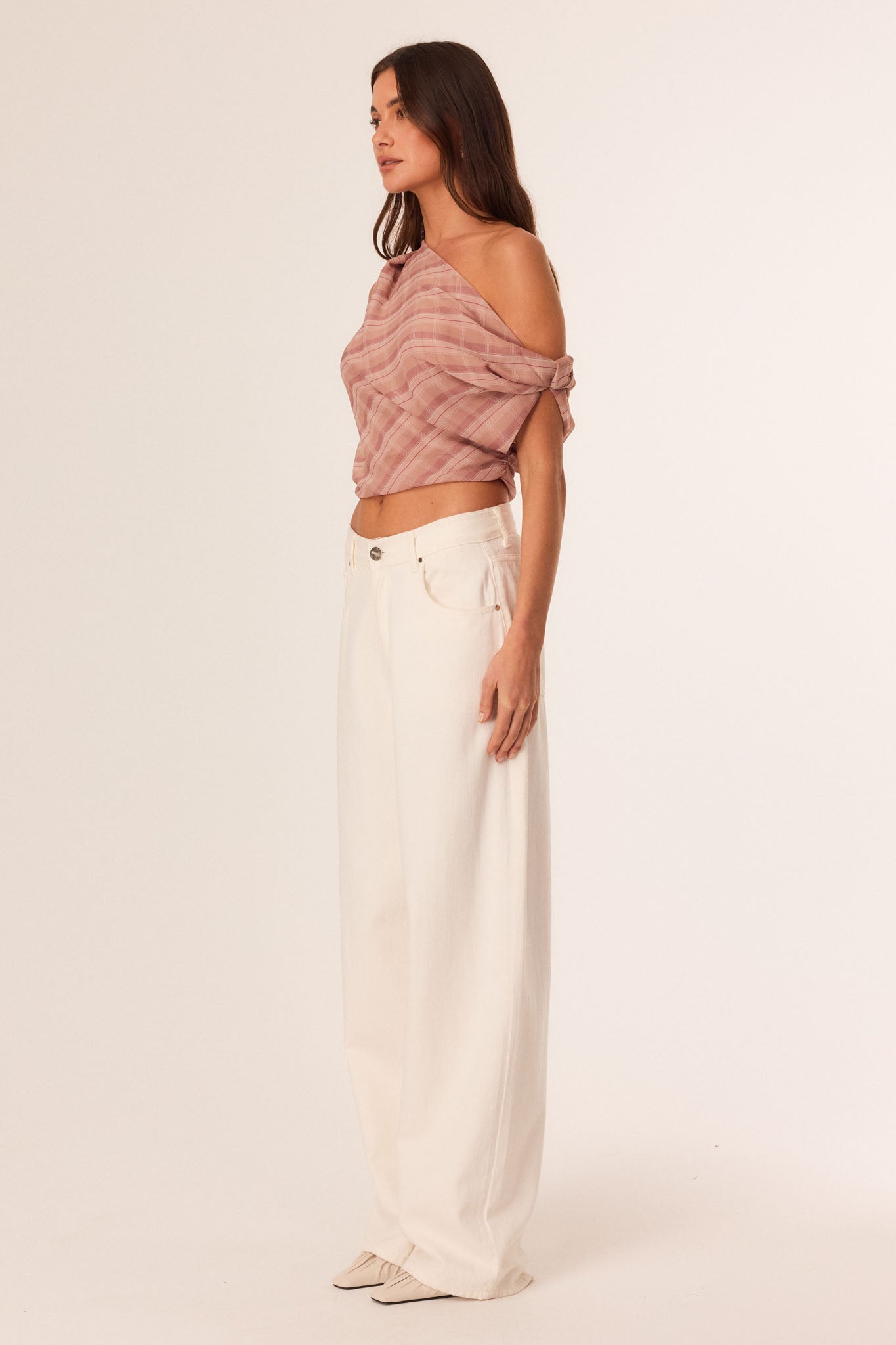 SNDYS TAI OFF SHOULDER TOP (Mocha Plaid)