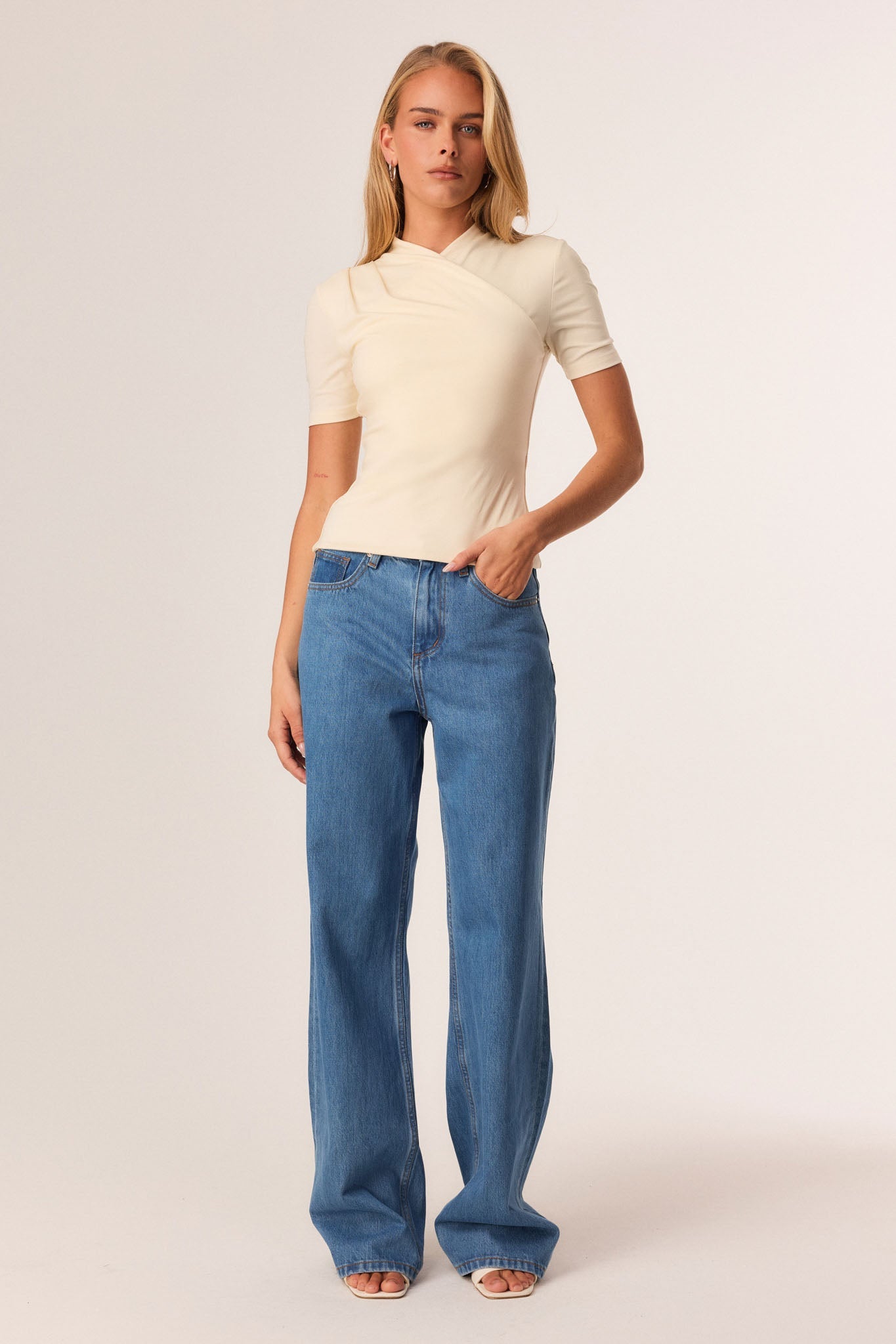 SNDYS HART TOP (Cream)