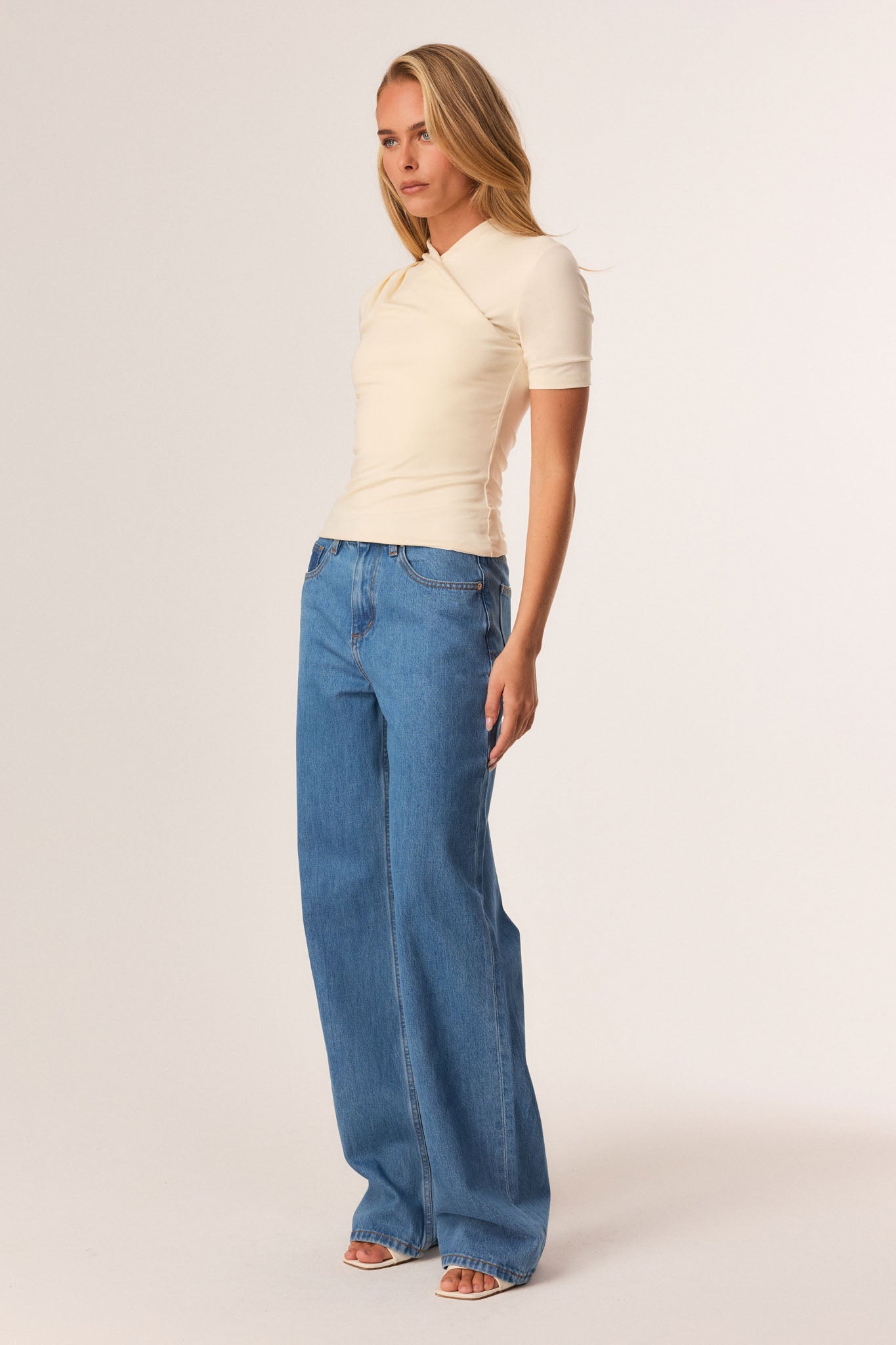 SNDYS HART TOP (Cream)
