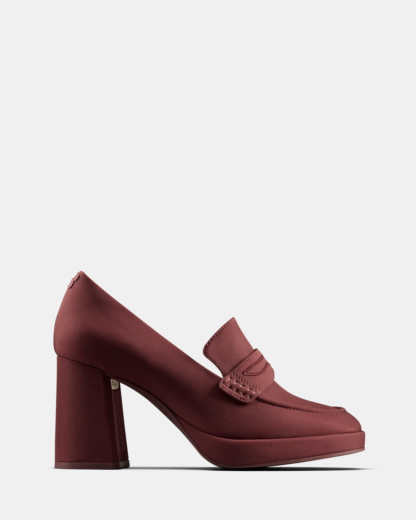 Image of Flats. Productname: Cur Loafer 2 W Oxblood Textile in Oxblood Textile colour by brand - Clarks