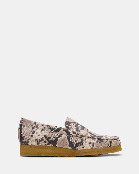 Image of Flats. Productname: WALLABEE LOAFER (W) Grey Snake Lea in Grey Snake Lea colour by brand - Clarks Originals