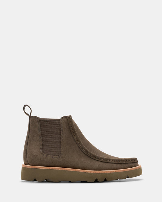 Image of Boots. Productname: Walla Chelsea Mole Grey Sde in Mole Grey Sde colour by brand - Clarks Originals
