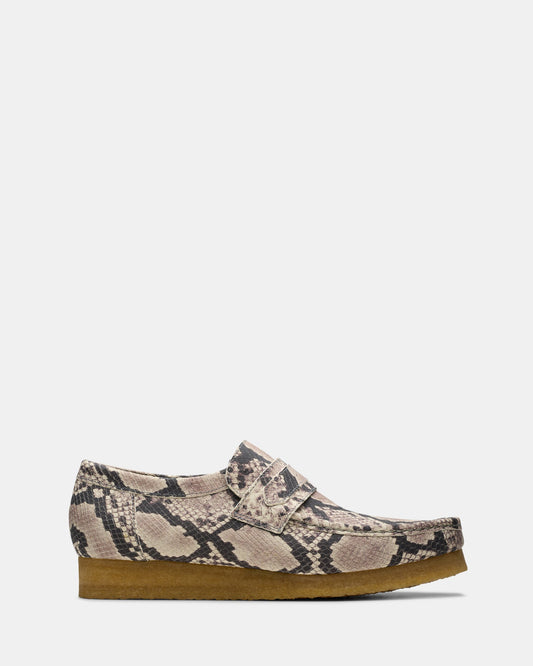 Image of Flats. Productname: WALLABEE LOAFER (M) Grey Snake Lea in Grey Snake Lea colour by brand - Clarks Originals