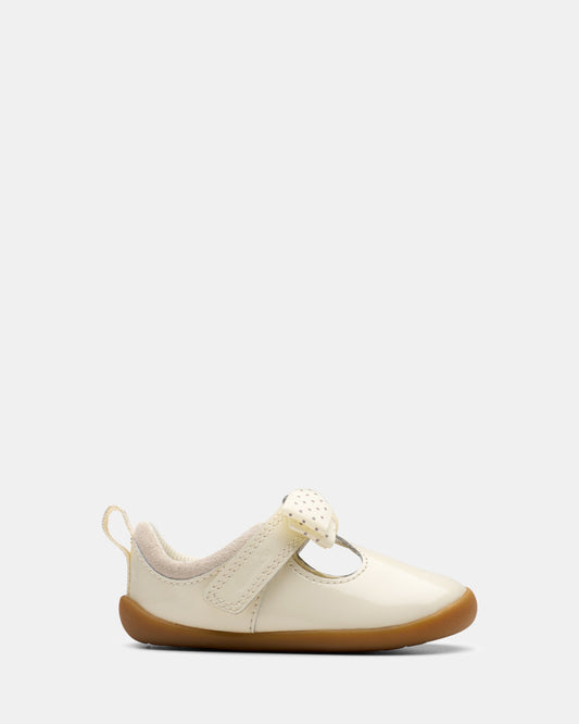 Image of Footwear. Productname: Roamer Trim T. Off White in Off White colour by brand - Clarks