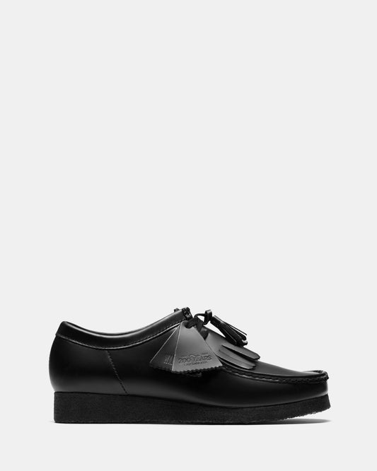 Image of Footwear. Productname: Wallabee (m) Black Hishine Leather in Black Hishine Leather colour by brand - Clarks Originals