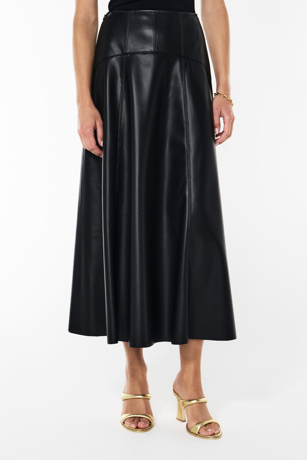 Infinite Limits Skirt (Black)