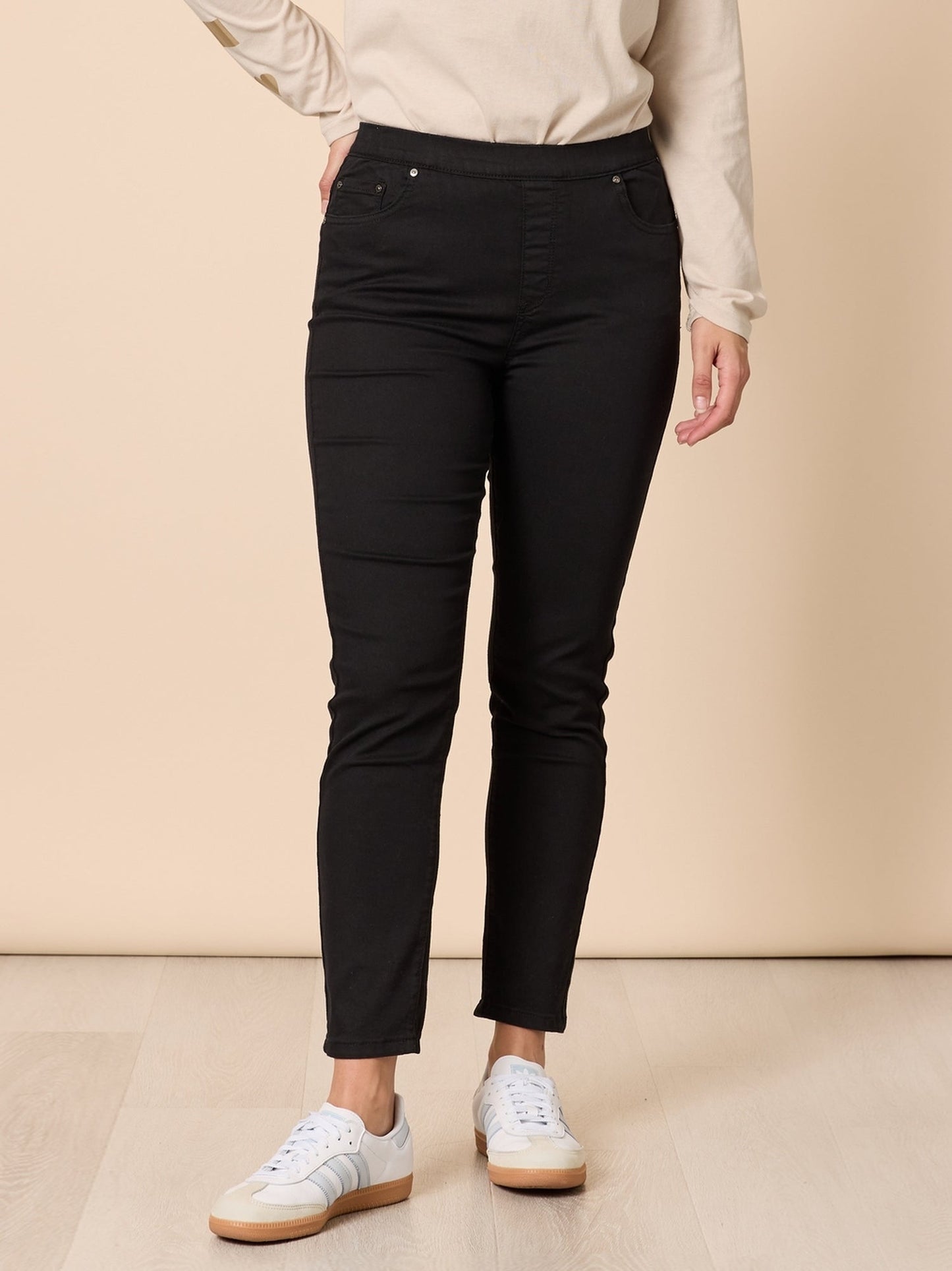 Image of Jeans. Product name - Chicago Jean Black in Black colour by brand - Threadz