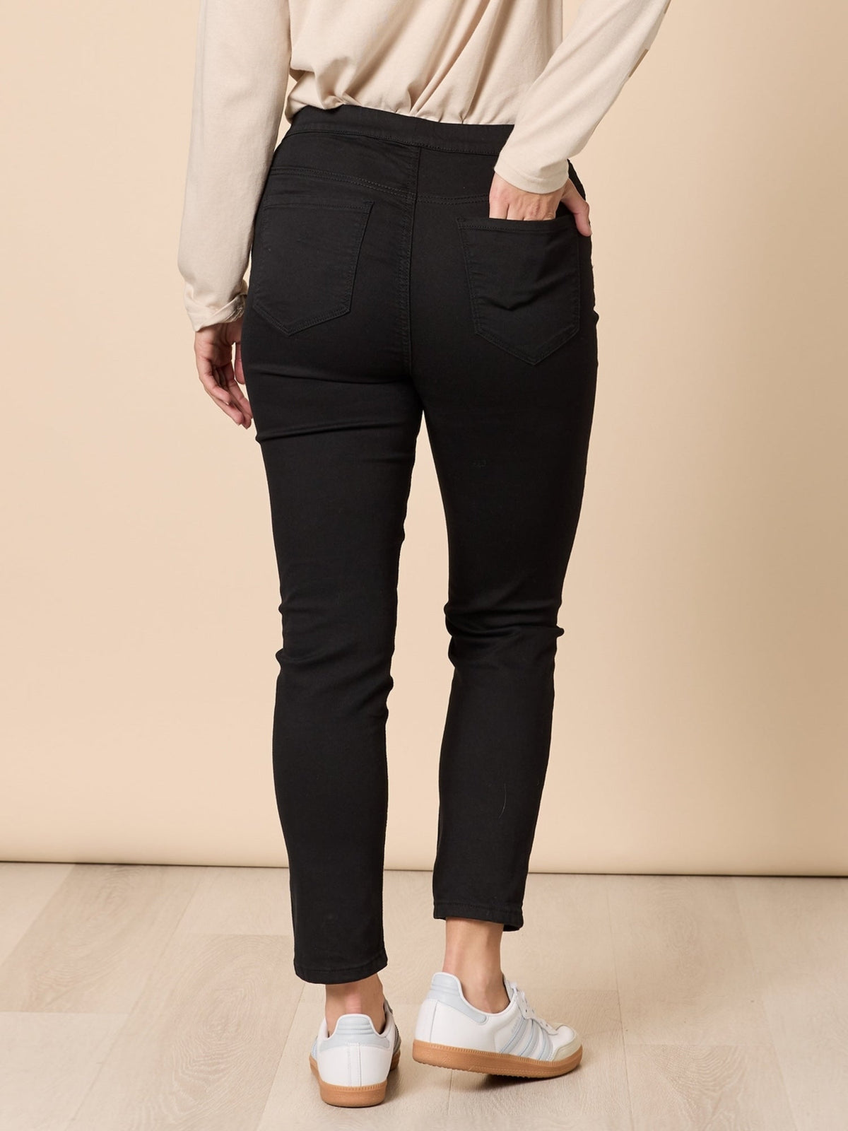 Threadz Chicago Jean (Black)