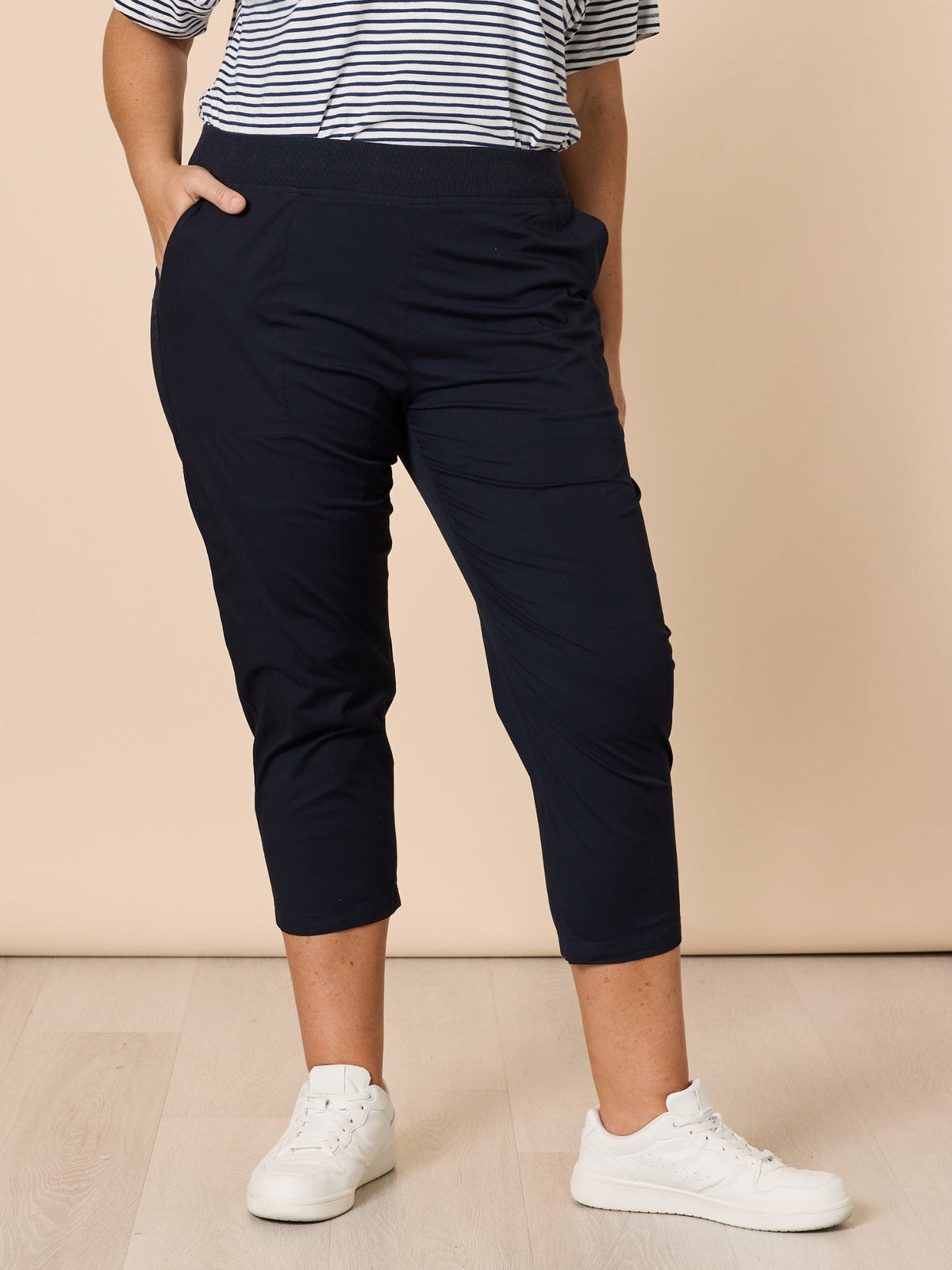 Threadz Santorini Cotton Capri Pant (Navy)