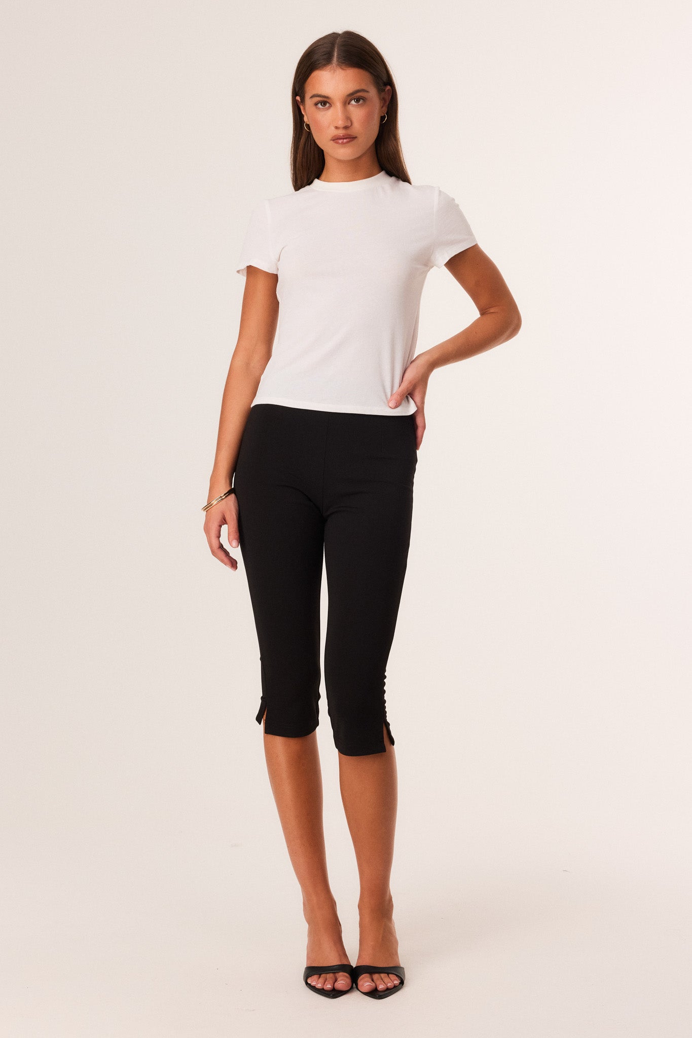 SNDYS OLIVE CAPRI 2.0 (Black)