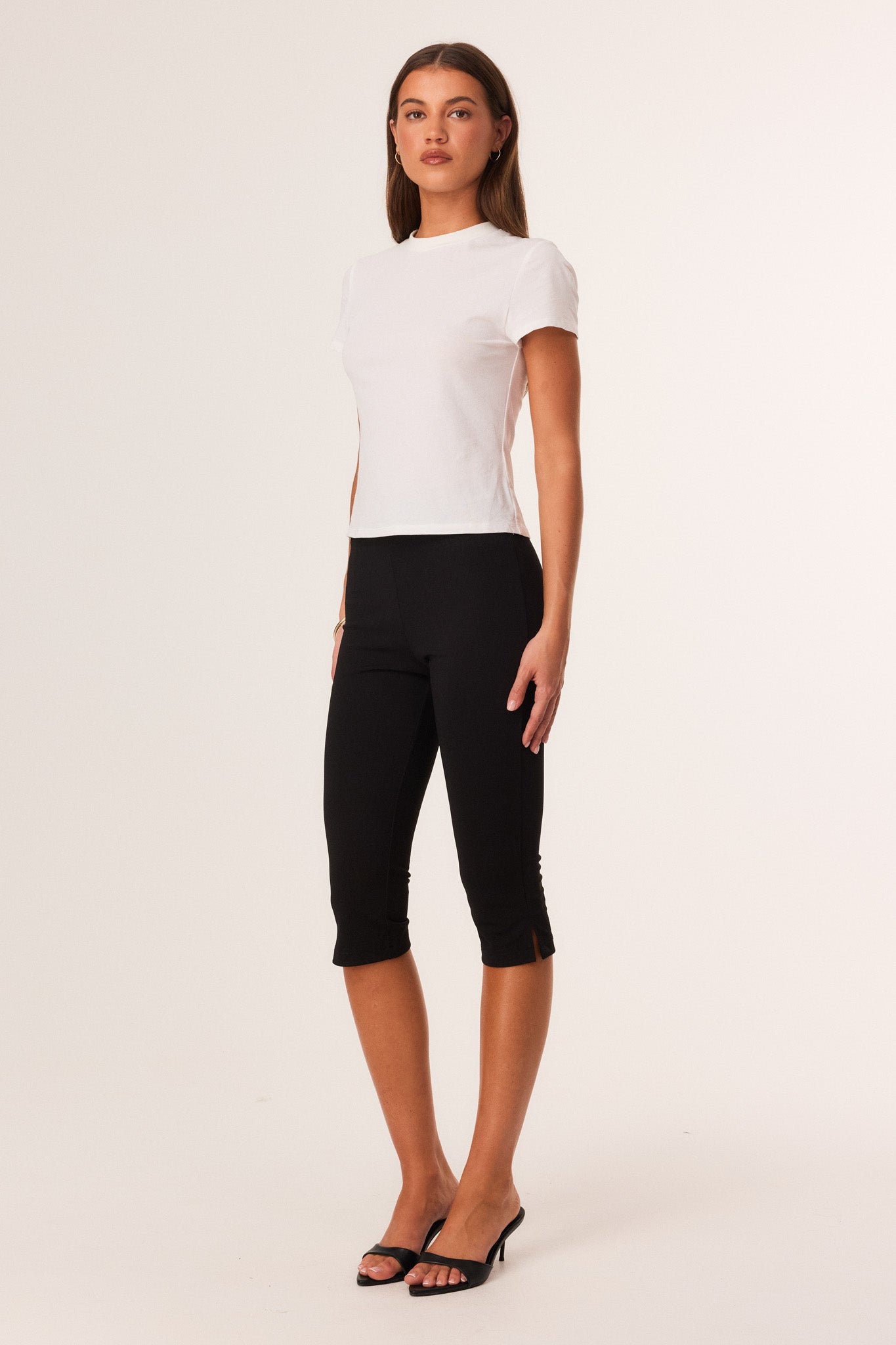 SNDYS OLIVE CAPRI 2.0 (Black)