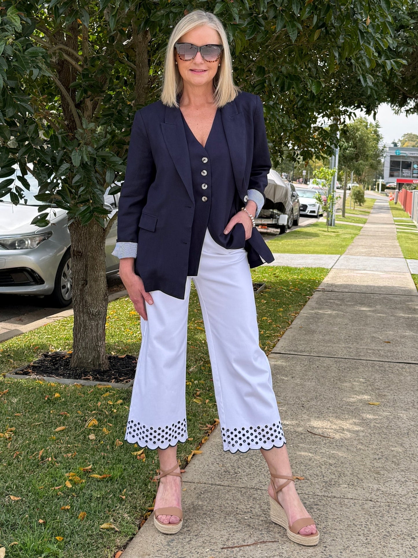 Gordon Smith Scallop Hem Pant (White/Navy)
