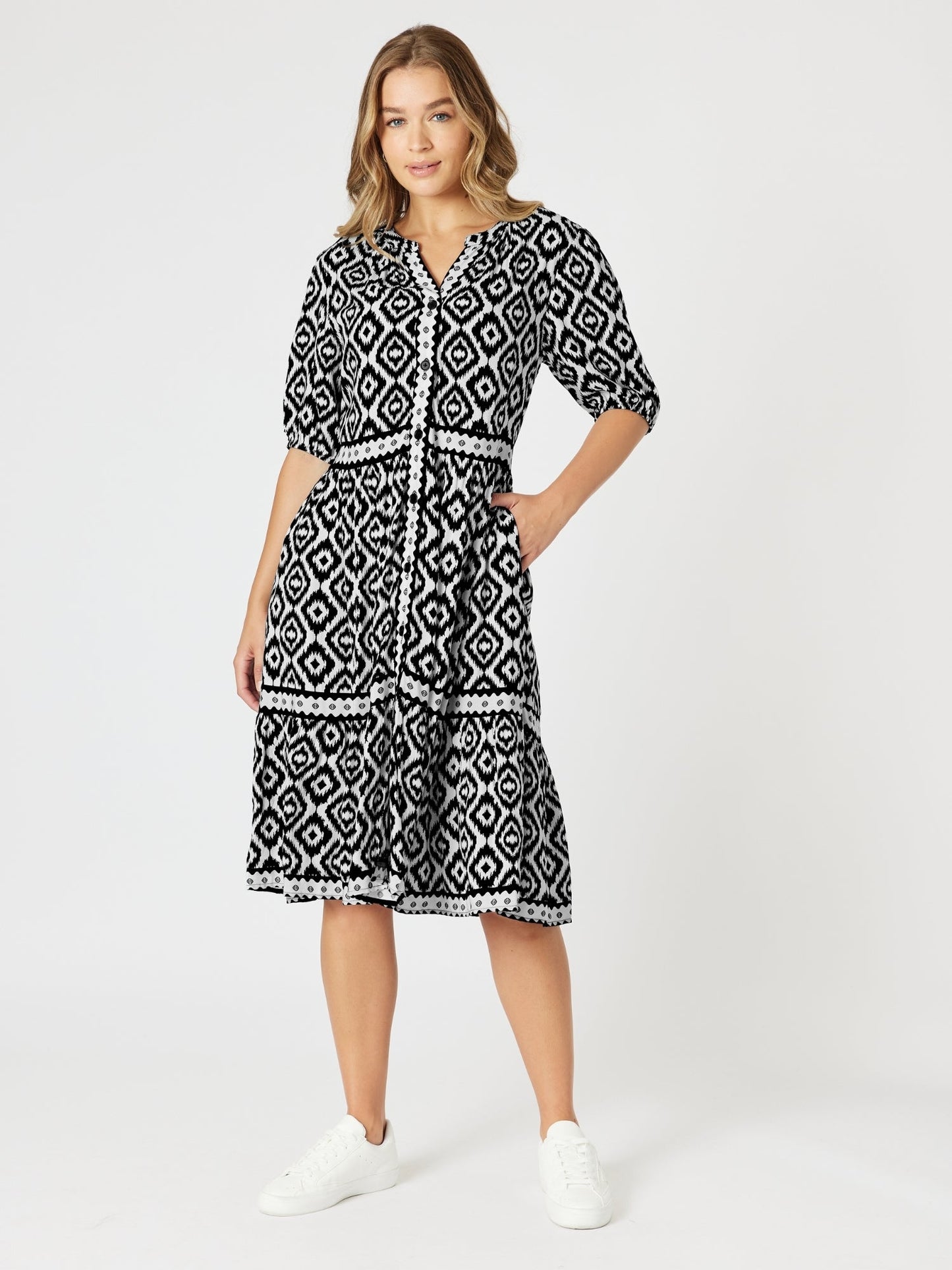 Threadz Diamonds are Forever Tier Dress Black White (Black/White)