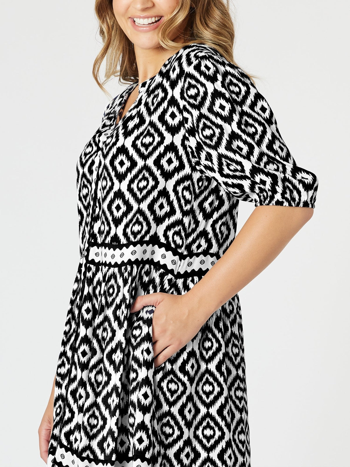 Threadz Diamonds are Forever Tier Dress Black White (Black/White)