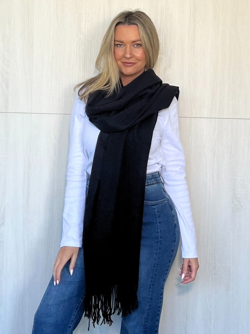 Threadz Cosy Fringe Scarf (Black)